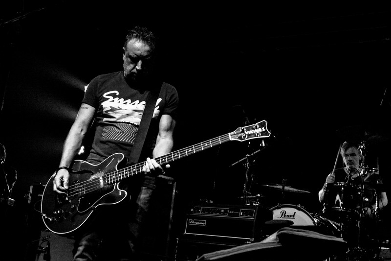 Illustration for article titled Photos Of Peter Hook And The Light